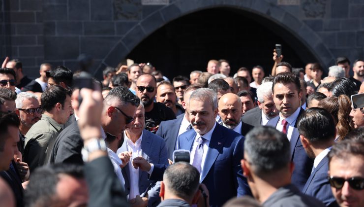 Dışişleri Hakan Fidan Diyarbakır’da esnaf ve vatandaşlarla buluştu