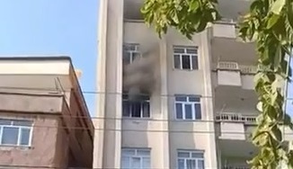 Bağlar’da apartman dairesinde yangın: Ev kullanılamaz hale geldi