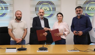 Diyarbakır’da çocuklar Kürtçe tiyatroyla sahneye hazırlanıyor