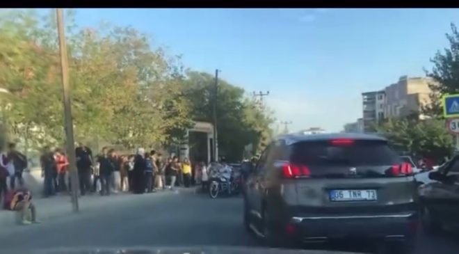 Ergani’de okul önündeki kavşak için güvenlik çağrısı: Vatandaşlar çözüm bekliyor