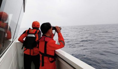 Endonezya’da 243 kişinin bulunduğu gemiden haber alınamıyor