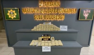 Diyarbakır’da araçtan 56 kilo toz esrar çıktı