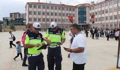 Ankara’da okul çevrelerinde denetimlerde 14 aranan kişi tespit edildi