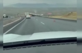 Diyarbakır-Silvan Yolunda Tır Kazası: 1 Yaralı