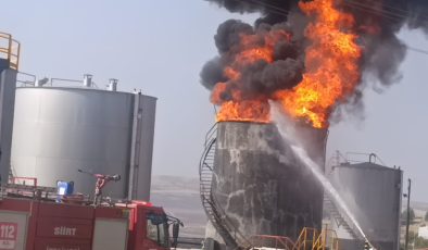 Kurtalan’da petrol depolama sahasında yangın: 2 işçi yaralandı