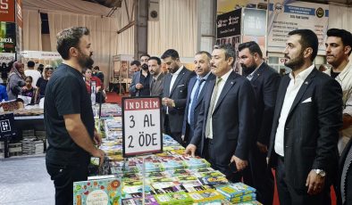 MHP Diyarbakır İl Başkanı Özcoşkun’dan Kitap Fuarı’na ziyaret