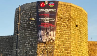 Diyarbakır Surları’nda Azerbaycan yönetimine tepki