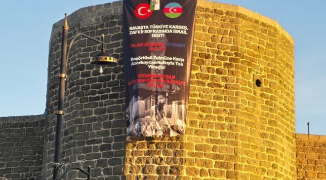 Diyarbakır Surları’nda Azerbaycan yönetimine tepki